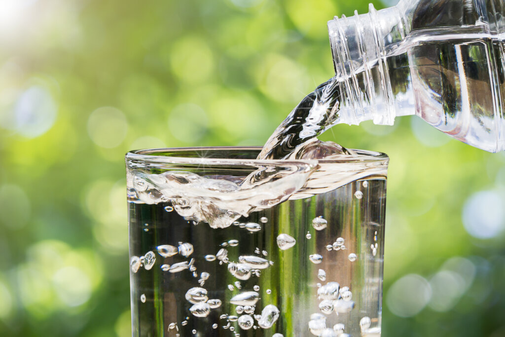 alkaline bottled water